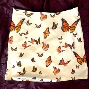 omighty skirt. US size S. Barely worn, very good condition. Off-white.